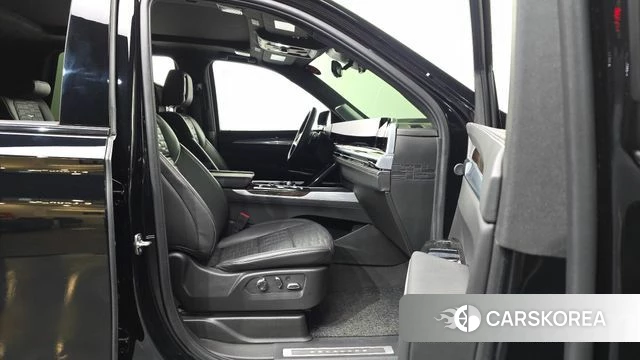 Cadillac Escalade 5th Generation 2025 Черный из Кореи, фото 2