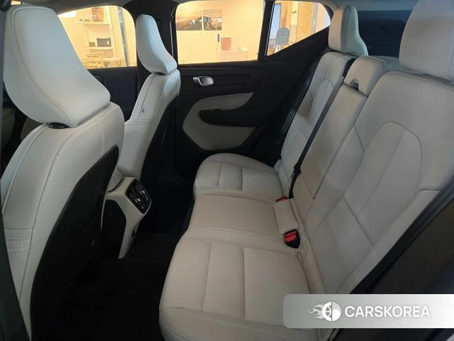 Volvo XC40 2026 Белый из Кореи, фото 2