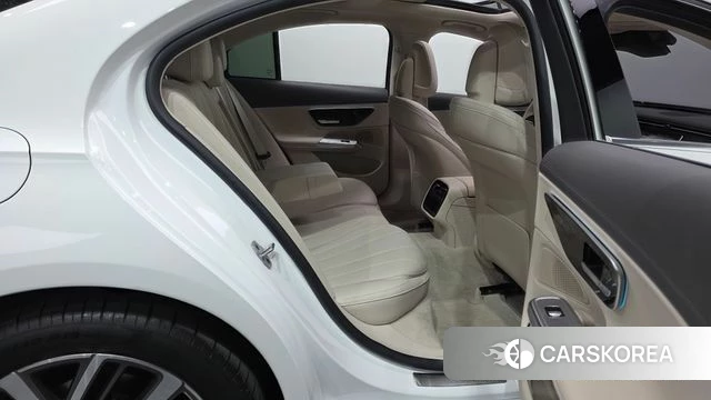 Mercedes-Benz E-Class W214 2024 Белый из Кореи, фото 2