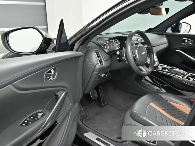 Aston Martin DBX 2023 Черный из Кореи, фото 2