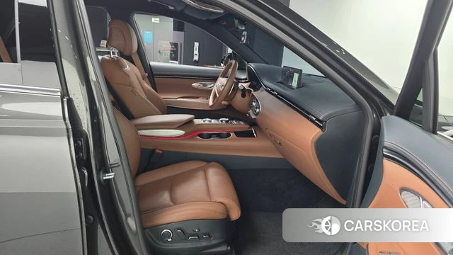 Genesis GV70 2023 Серый из Кореи, фото 2