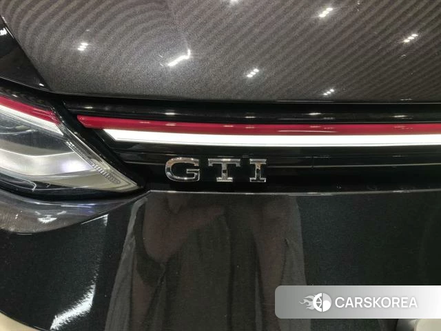 Volkswagen Golf GTI 2022 Черный из Китая, фото 2