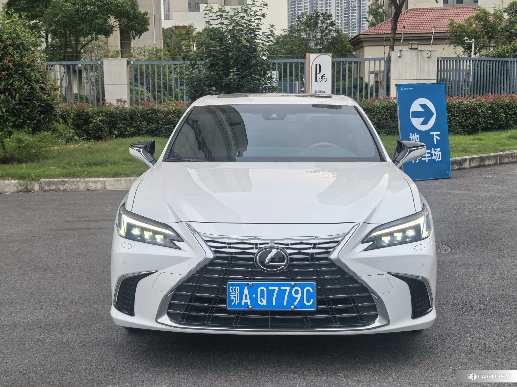 Lexus ES 2024 Белый из Китая, фото 2