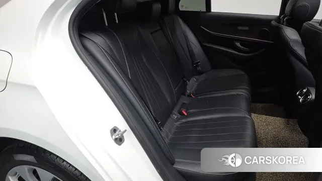 Mercedes-Benz E-Class W213 2019 Белый из Кореи, фото 2