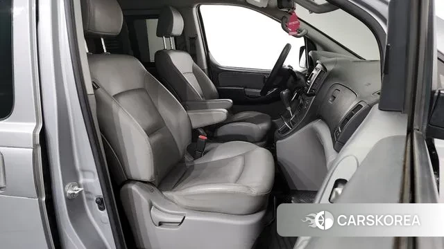 Hyundai The New Grand Starex 2018 Серебряный из Кореи, фото 2