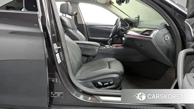 BMW 5 Series (G30) 2021 Серый из Кореи, фото 2