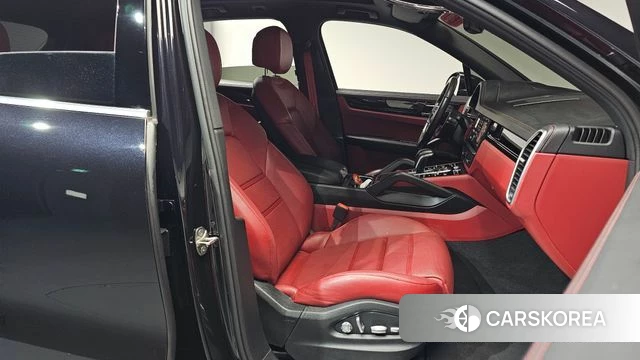Porsche Cayenne (PO536) 2021 Черный из Кореи, фото 2