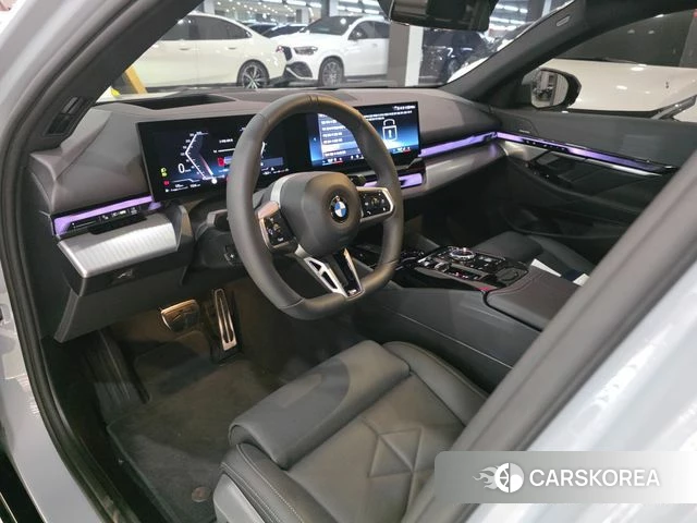 BMW 5 Series (G60) 2025 Серебристо-серый из Кореи, фото 2