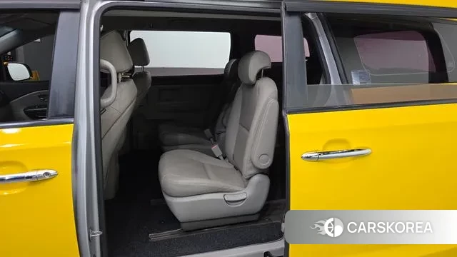 Kia The New Carnival 2018 Желтый из Кореи, фото 2