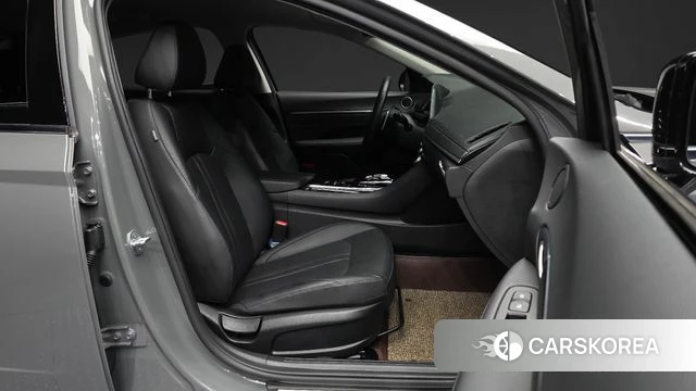Hyundai Sonata (DN8) 2021 Серебристо-серый из Кореи, фото 2