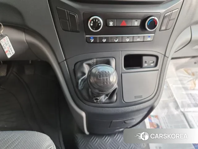 Hyundai The New Grand Starex 2018 Серебристо-серый из Кореи, фото 2