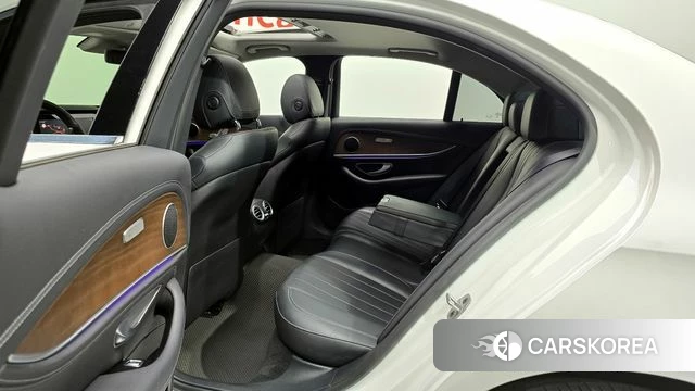 Mercedes-Benz E-Class W213 2020 Белый из Кореи, фото 2