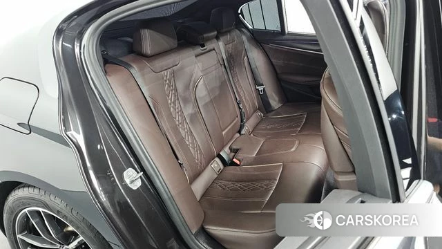 BMW 5 Series (G30) 2022 Серый из Кореи, фото 2