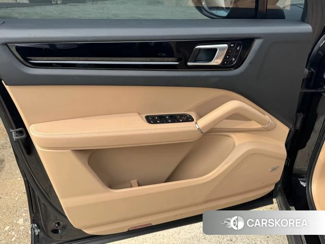 Porsche Cayenne (PO536) 2019 Черный из Кореи, фото 2