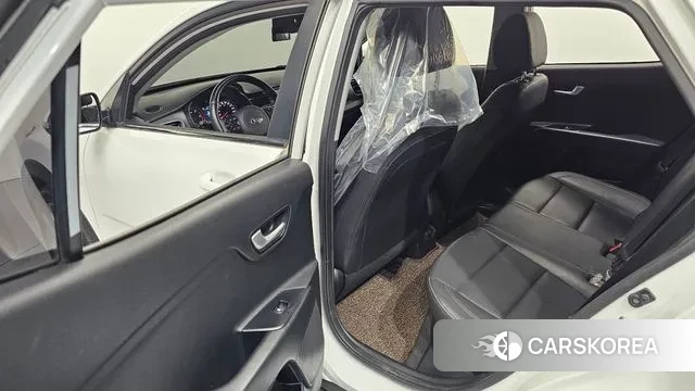 Kia Stonic 2018 Белый из Кореи, фото 2