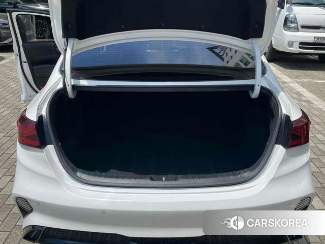 Kia The New K3 2nd generation 2022 Белый из Кореи, фото 2
