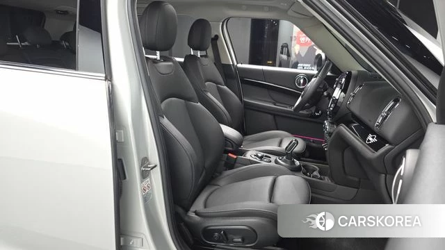 Mini Cooper Countryman 2023 Серебряный из Кореи, фото 2