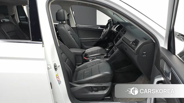 Volkswagen Tiguan Allspace 2018 Белый из Кореи, фото 2