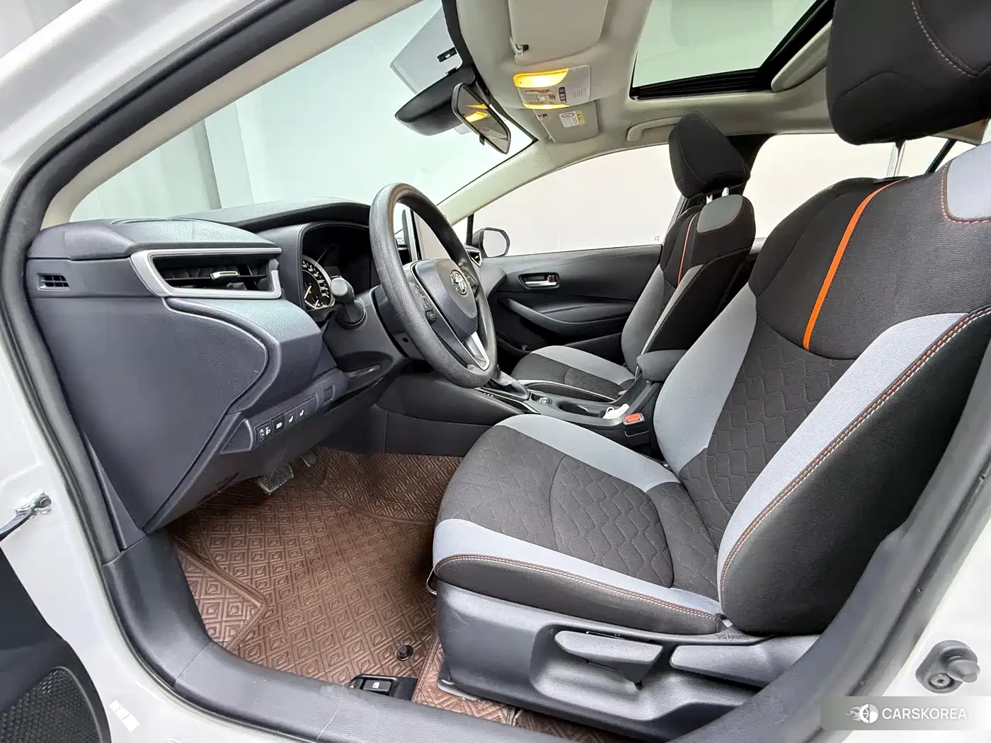 Toyota Corolla 2024 Белый из Китая, фото 3