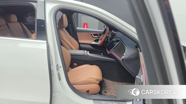 Mercedes-Benz E-Class W214 2025 Белый из Кореи, фото 2