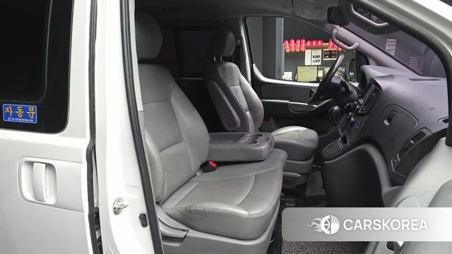 Hyundai The New Grand Starex 2018 Белый из Кореи, фото 2