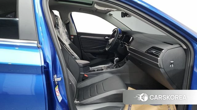 Volkswagen 7th Generation of Jetta 2022 Синий из Кореи, фото 2