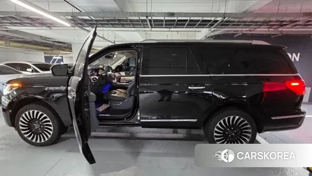 Lincoln Navigator 4th generation 2019 Черный из Кореи, фото 2