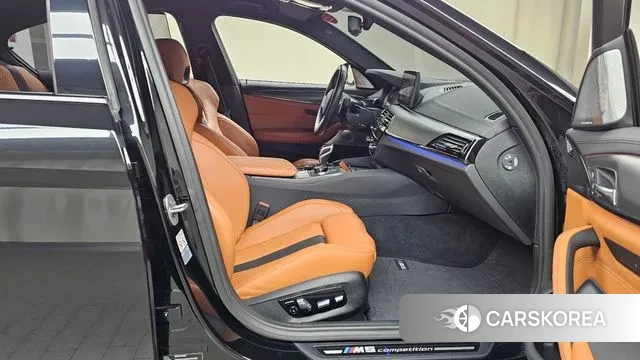 BMW M5 (F90) 2021 Черный из Кореи, фото 2