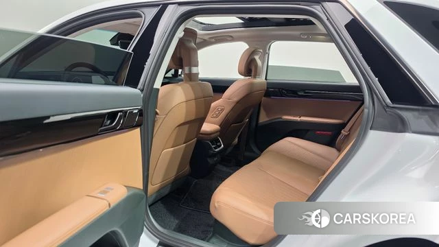 Hyundai Grandeur Hybrid (GN7) 2024 Белый из Кореи, фото 2
