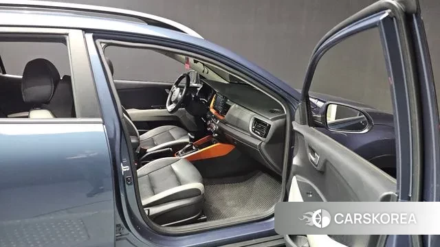 Kia Stonic 2018 Синий из Кореи, фото 2