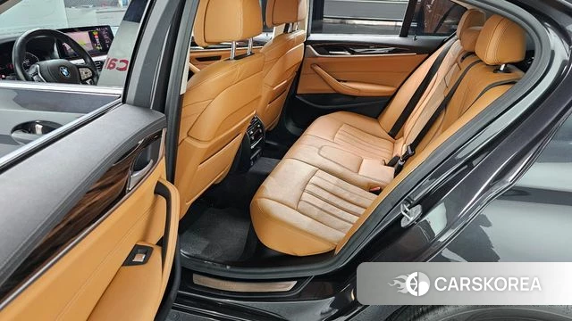 BMW 5 Series (G30) 2020 Серый из Кореи, фото 2