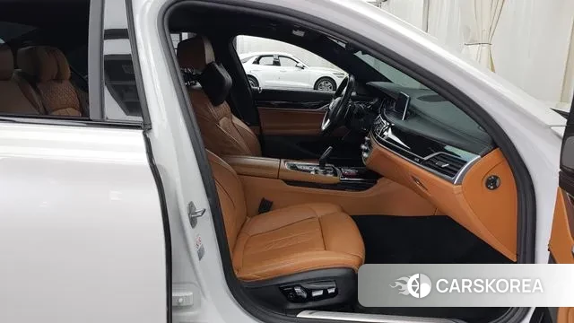 BMW 7 Series (G11) 2018 Белый из Кореи, фото 2