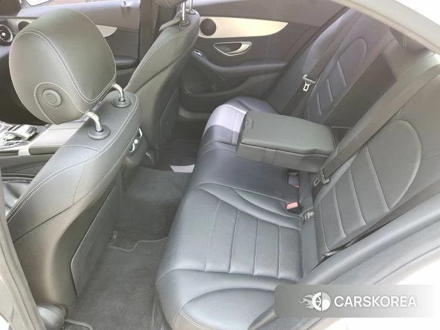 Mercedes-Benz C-Class W205 2018 Белый из Кореи, фото 2