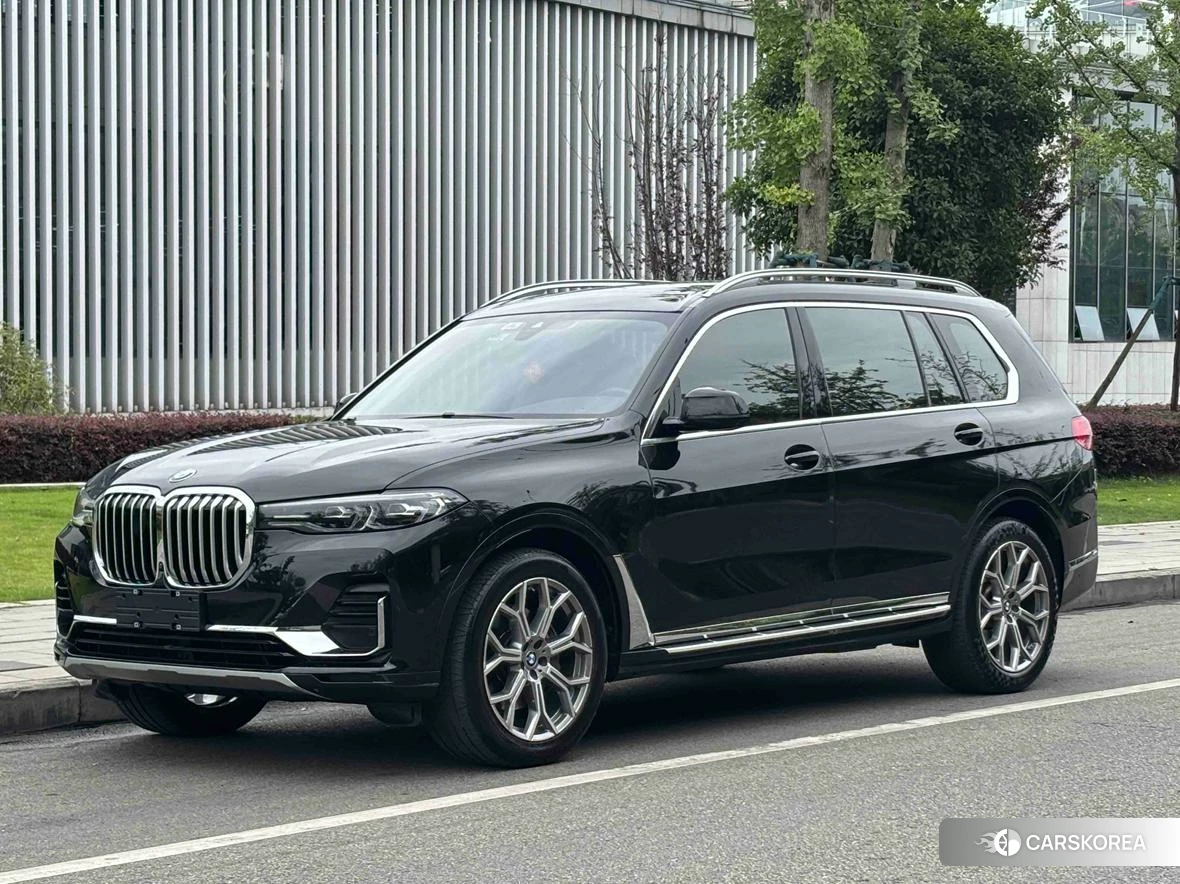 BMW X7 2021 Черный из Китая, фото 2