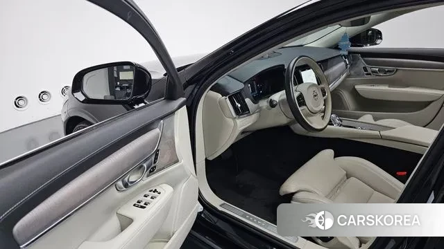 Volvo S90 2023 Черный из Кореи, фото 2