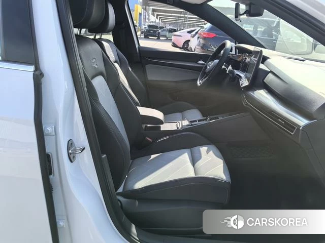 Volkswagen Golf 2025 Белый из Китая, фото 2