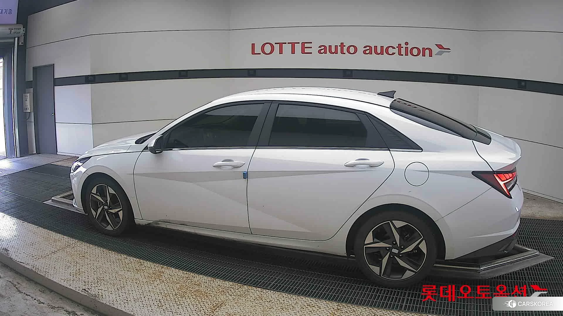 Hyundai Avante 2023 Atlas White из Кореи, фото 2