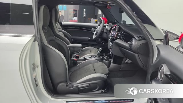 Mini Cooper S 2022 Серебряный из Кореи, фото 2