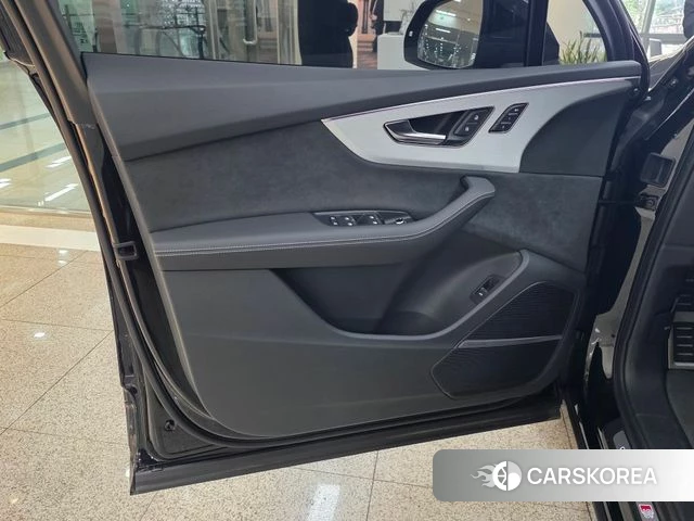 Audi Q7 (4M) 2024 Черный из Кореи, фото 2