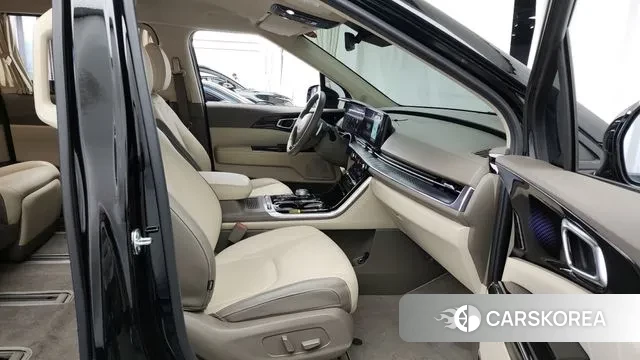 Kia Carnival 4th generation 2023 Черный из Кореи, фото 2