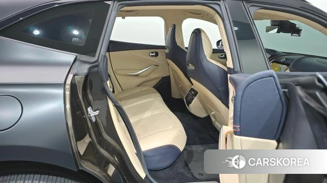 Aston Martin DBX 2021 Серый из Кореи, фото 2