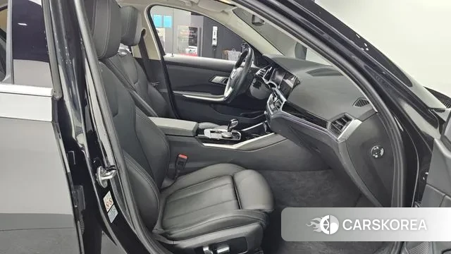 BMW 3 Series (G20) 2021 Черный из Кореи, фото 2