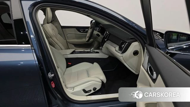Volvo S60 3rd generation 2021 Синий из Кореи, фото 2