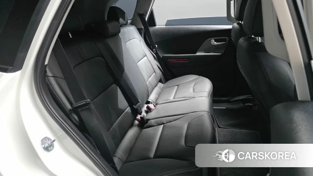 Kia Niro Plus 2022 Белый из Кореи, фото 2