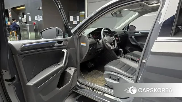 Volkswagen Tiguan second Generation 2022 Серый из Кореи, фото 2