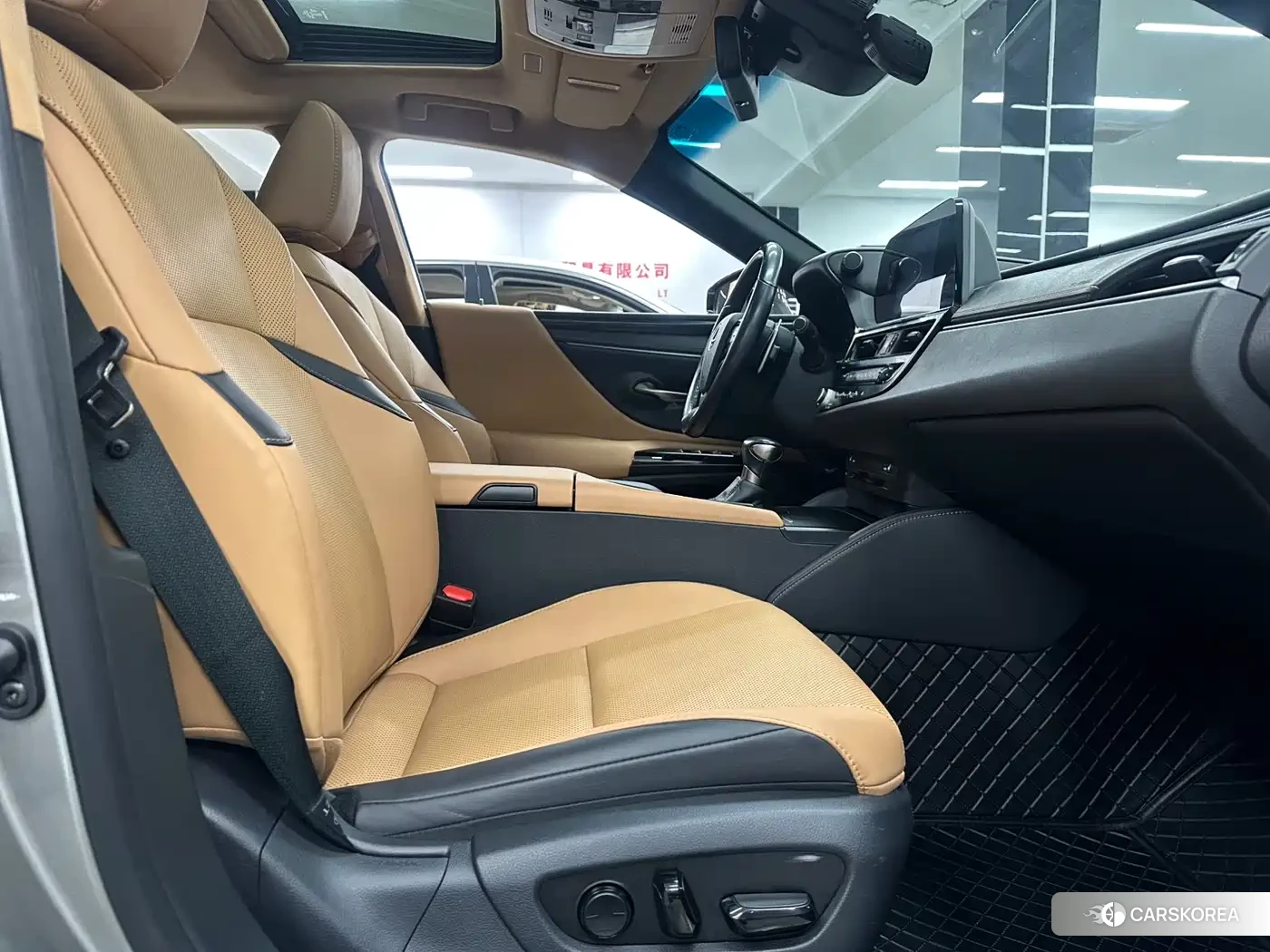 Lexus ES 2022 Silver/gray из Китая, фото 2