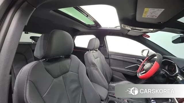 Audi Q3 (F3) 2022 Белый из Кореи, фото 2