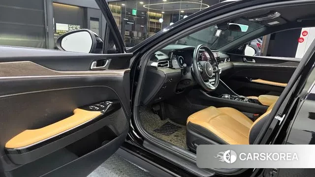 Kia K5 3rd generation 2021 Черный из Кореи, фото 2