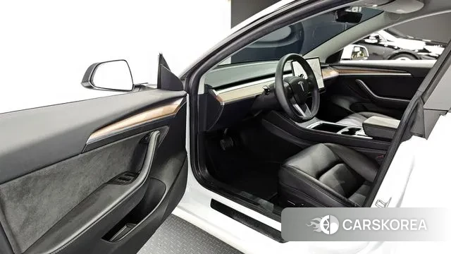 Tesla Model 3 2022 Белый из Кореи, фото 2