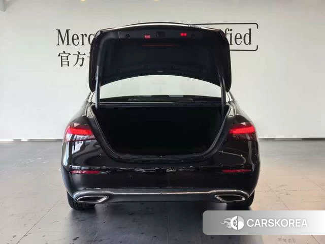 Mercedes-Benz E-class 2022 Черный из Китая, фото 2